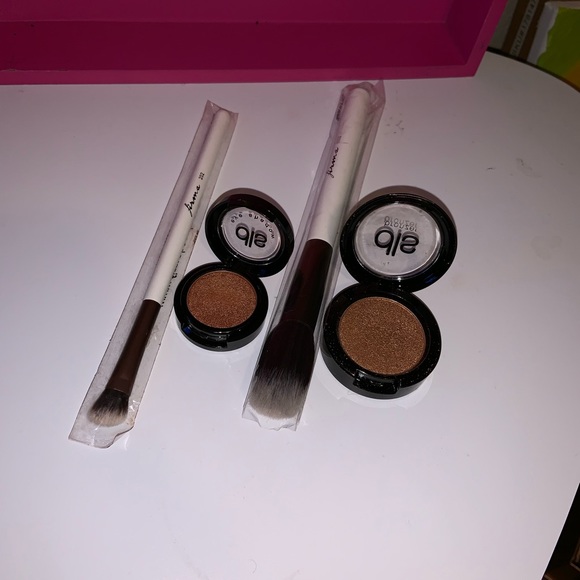 Products from DirtyLittleSecret and FirmaBeaute - Picture 4 of 4